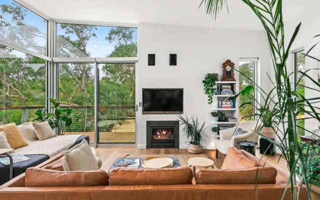 Bristlebird - Beach 650m, Pets, Fireplace, Linen, 4 bdrm, WiFi