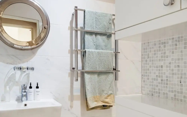 Elegant Charm Retreat Central Treasure