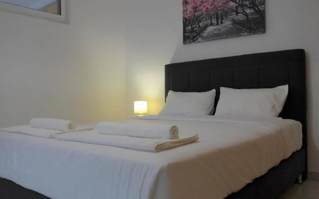 "kalamaki Plaza Apartments 'elia'"