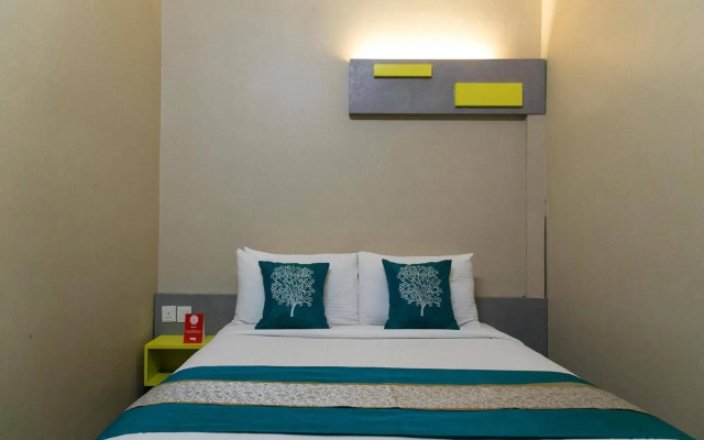 Smile Hotel Danau Kota