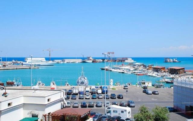 Victoria Royal Apartments