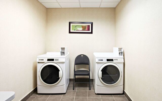 Holiday Inn Express and Suites Kincardine