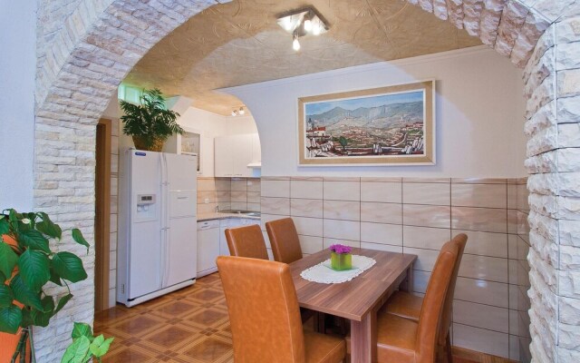 Nice Home in Valtursko Polje With Wifi and 2 Bedrooms