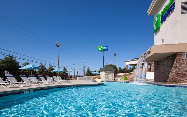 Holiday Inn Express Wisconsin Dells by IHG