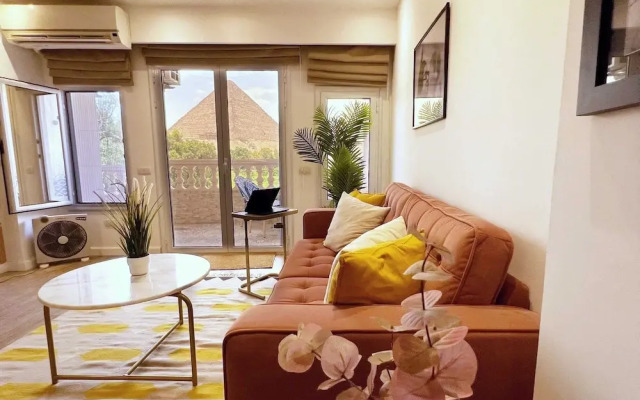 Spellbinding 2 BDR Apt. At The Giza Pyramid's Doorstep