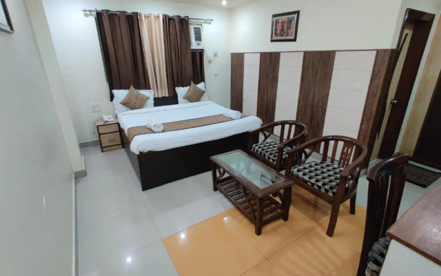 OYO 19453 Hotel Holy Basil