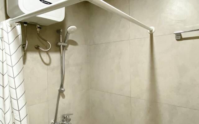 Homey And Warm Studio Room Pollux Chadstone Apartment