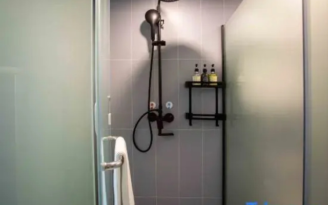 WanYoo Esports Hotel (Shanghai Hongqiao Hub Huaxin)