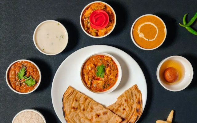 OYO 8998 Hotel Aayash