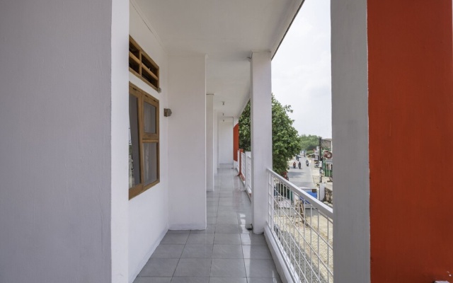 Wisma Fisio by Oyo Rooms – Balcony – Karawang
