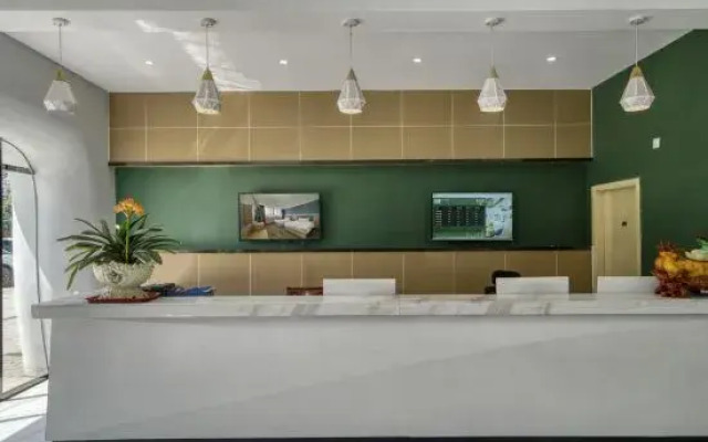 Heng 8 Chain Hotel (Tonglu Xuesheng Road)