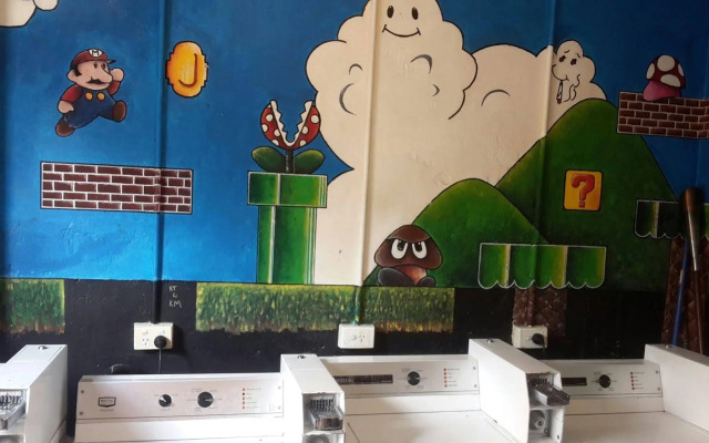 Sundancer Backpackers Resort