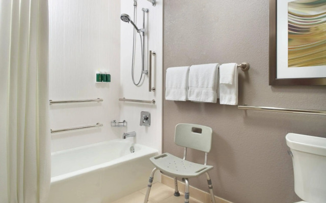 Courtyard by Marriott Raleigh/Cary