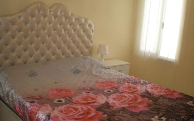 Las Floritas Apartments