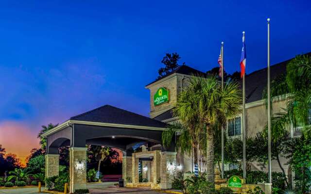 La Quinta Inn & Suites by Wyndham Kingwood Houston IAH Airpt