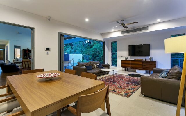 Veldree Palm Cove Rainforest Privacy