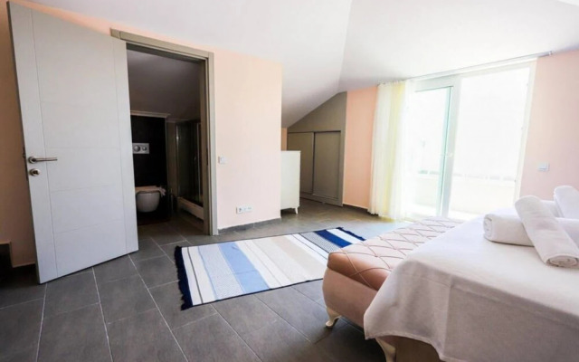 Lovely Duplex With Amazing View in Gocek