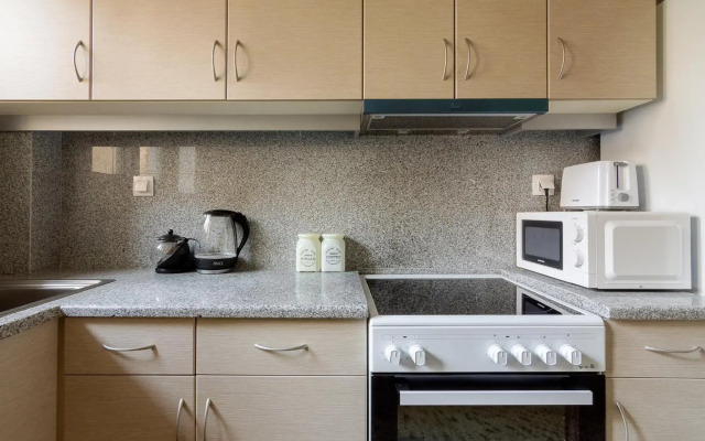 Bright and Spacious 2-bedroom Apartment in Athens