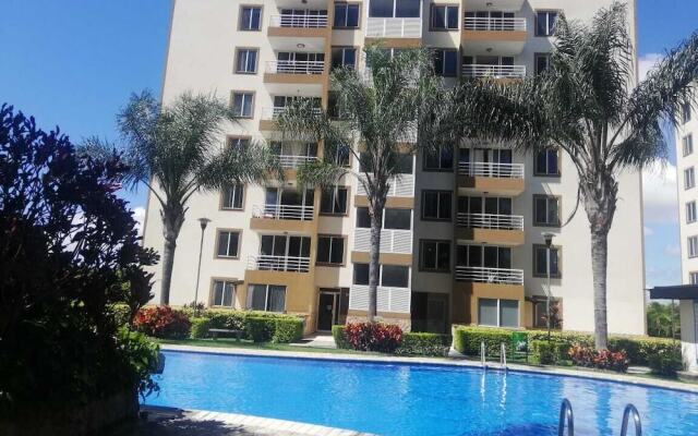 Apartment by airport on way to beach