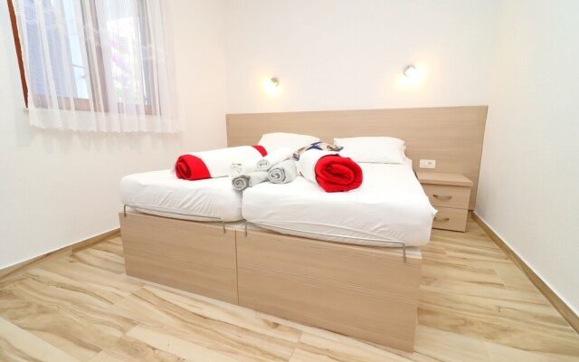 Seaside Apartments Hrkac