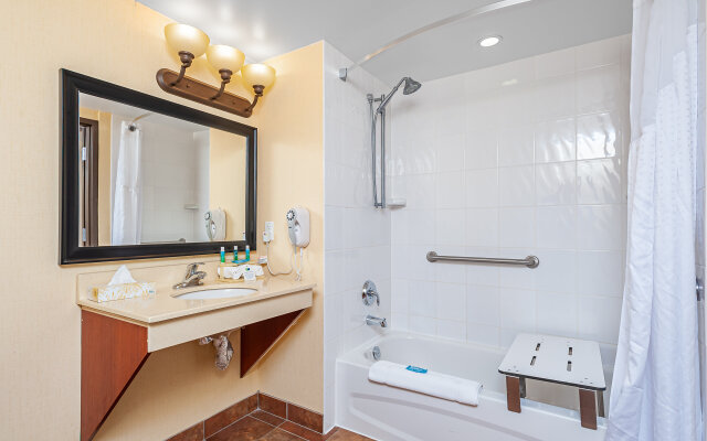 Holiday Inn Express Hotel & Suites CLARINGTON - BOWMANVILLE by IHG