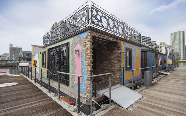 PETALS TOKYO - Floating Hotel