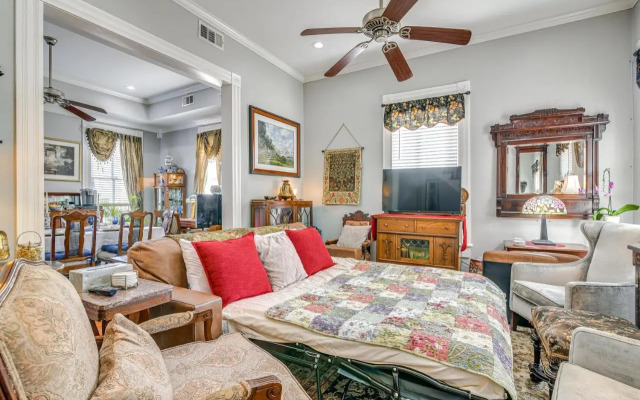 Walk to the Strand: Hideaway Haven Retreat