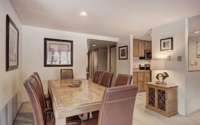 1777 Decatur 2 Bedroom Condo by RedAwning