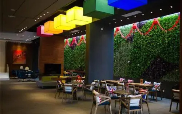 Amigo Hotel