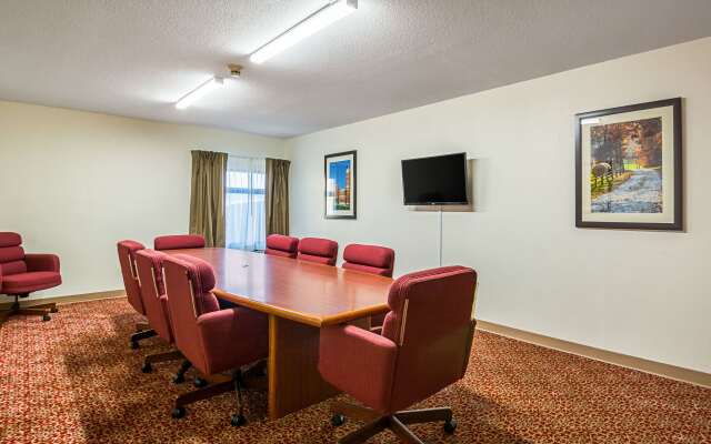 Quality Inn & Suites Greensburg I-74