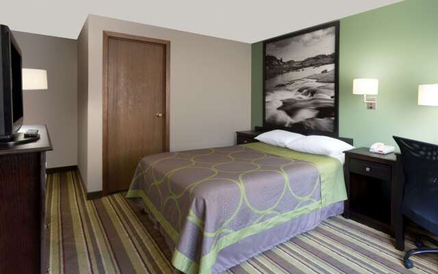 Super 8 by Wyndham Green River