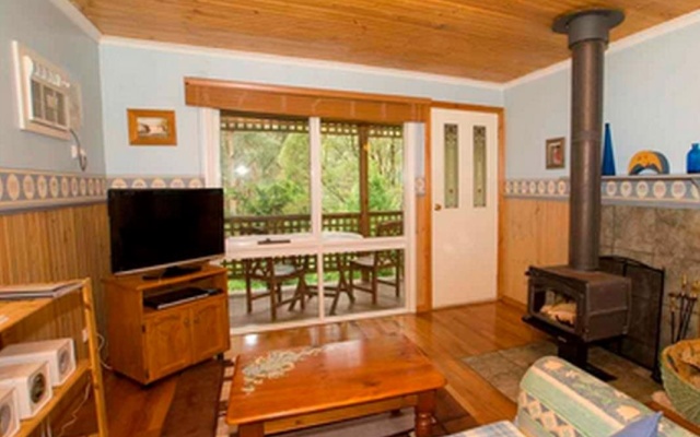 Hill 'n' Dale Farm Cottages – Guest Rooms – Melbourne
