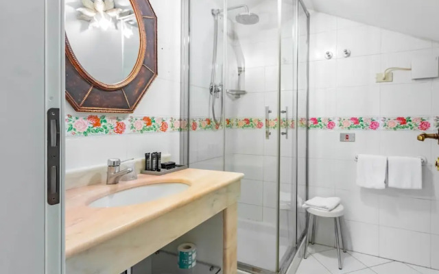 HOTIDAY Room Collection - Ferrara