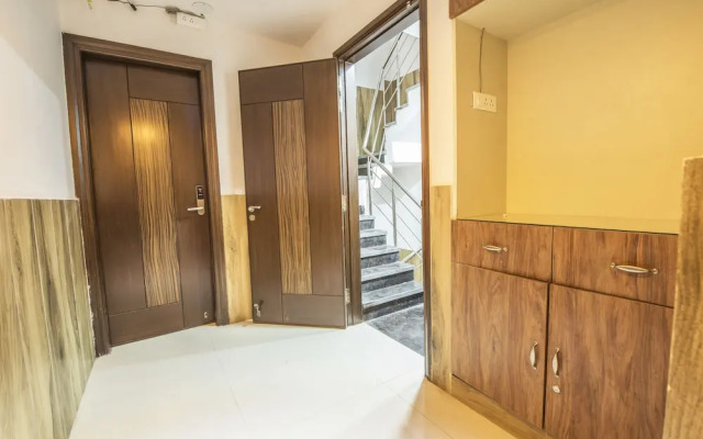 Royal Comfort Castle By OYO Rooms