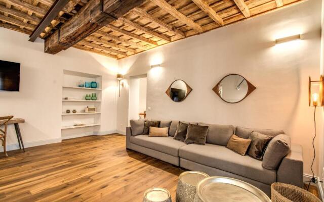 Febo Decharm apartment