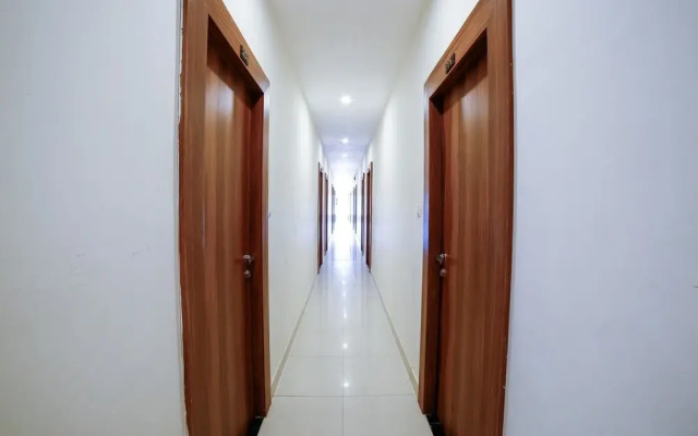Oyo 35769 Hotel Rishabh