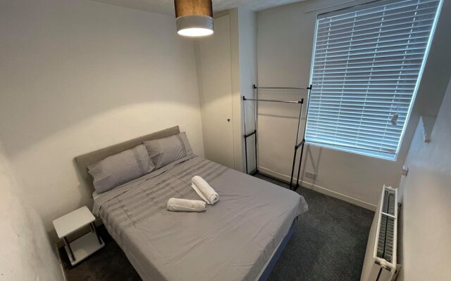2 Bed House Near Everton Football Club Liverpool