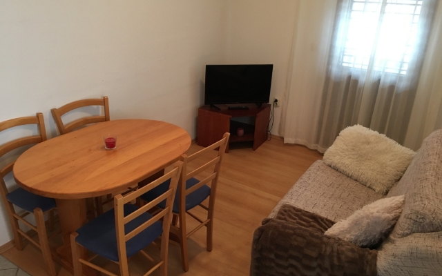 Apartment Ivan - with free parking: A2 Tribunj, Riviera Sibenik