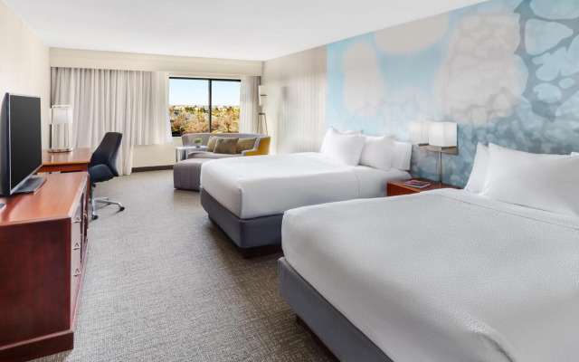 Courtyard Roseville Galleria Mall/Creekside Ridge Drive