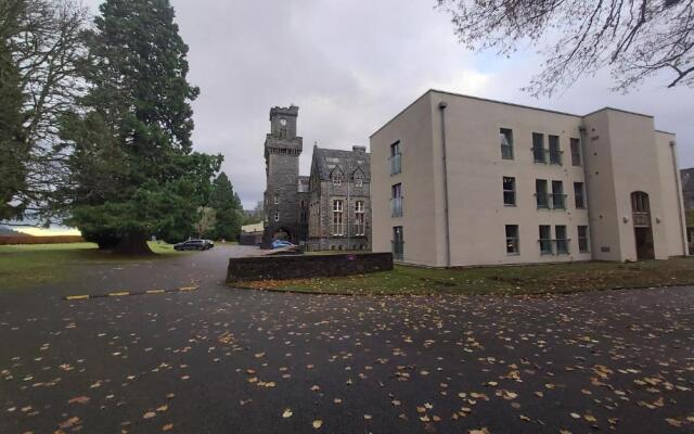Torr Apartments - Highland Club