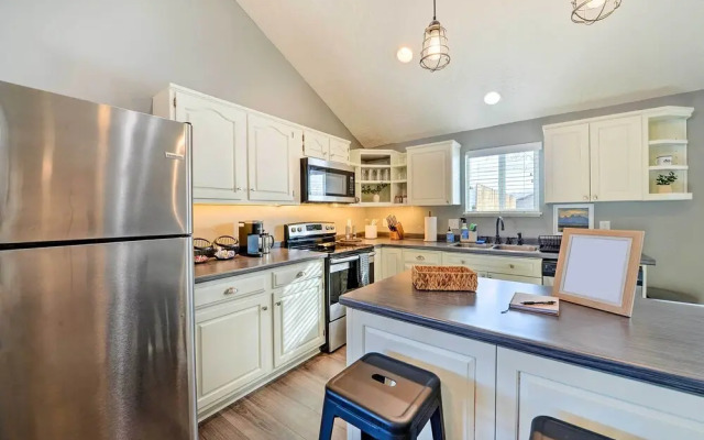 Centrally Located Pinedale Vacation Rental!