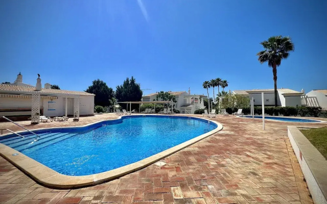 Vilamoura Eden Villa With Pool by Homing