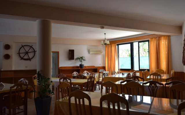 Anna Hotel Apartments