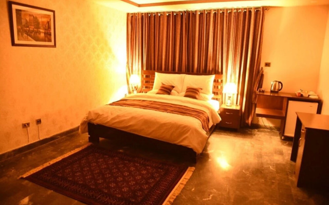 Tashreefaat Guest House - Islamabad Center