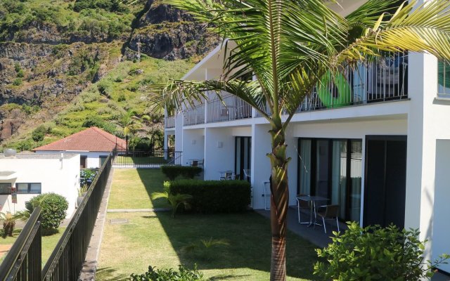 Studio in Ponta Delgada, With Wonderful sea View, Pool Access, Furnish