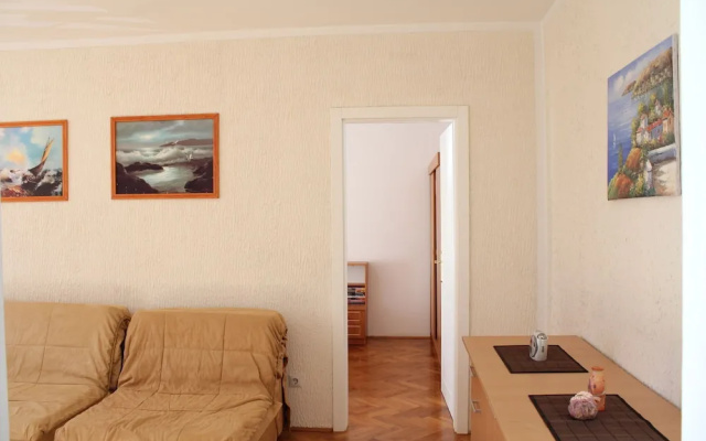 Sunny Family Apartment