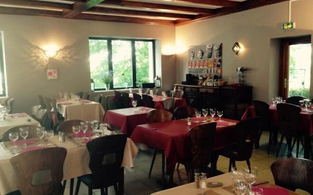 Hôtel Restaurant les Platanes