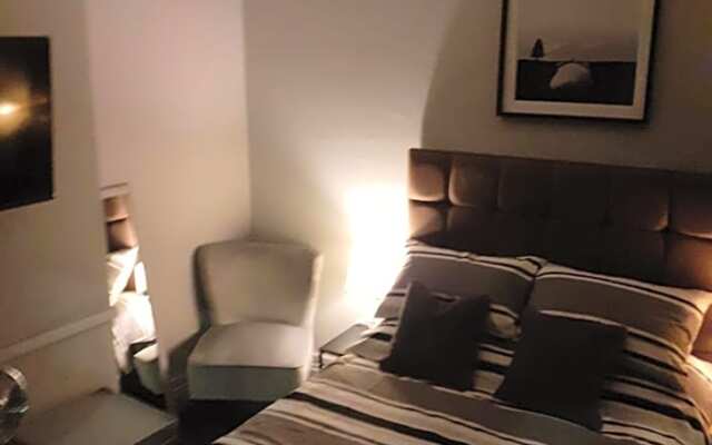 Caversham Lodge