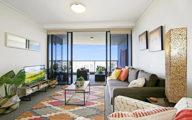 CBD African Charm, Story Bridge & River Views