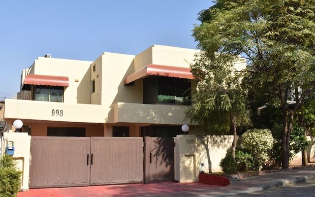 Safari Club 2 Bahria Town